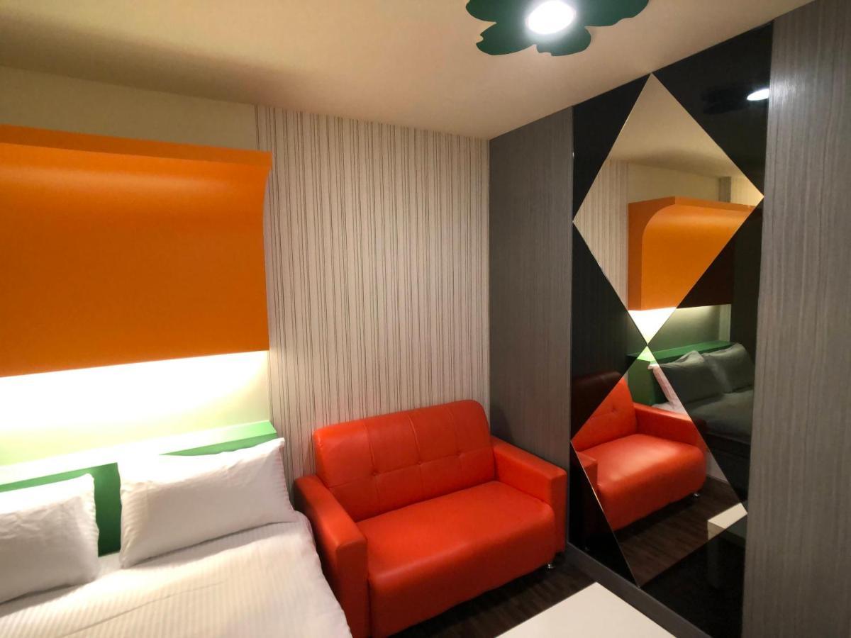 Apartament 逢甲柏斯青年旅棧 Taizhong Zewnętrze zdjęcie