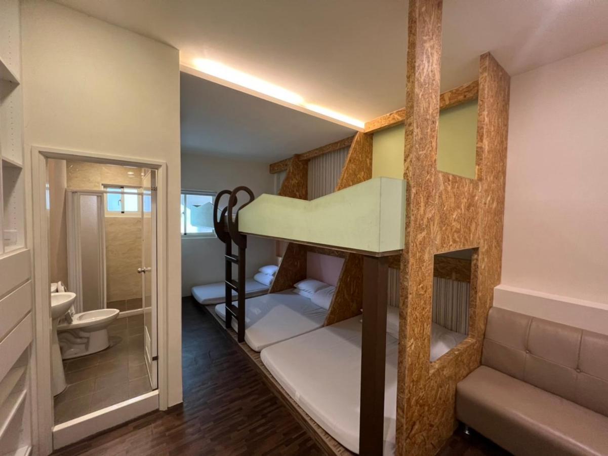 Apartament 逢甲柏斯青年旅棧 Taizhong Zewnętrze zdjęcie