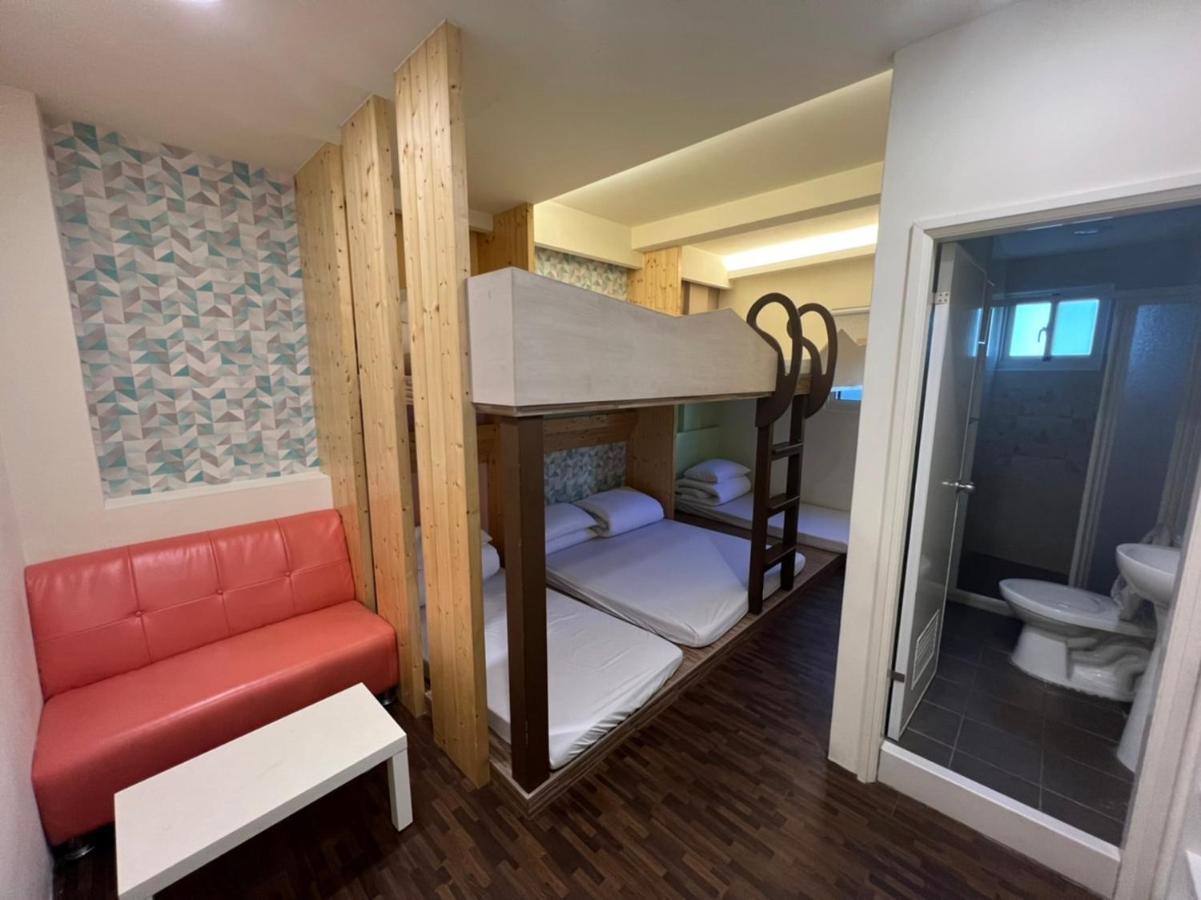 Apartament 逢甲柏斯青年旅棧 Taizhong Zewnętrze zdjęcie