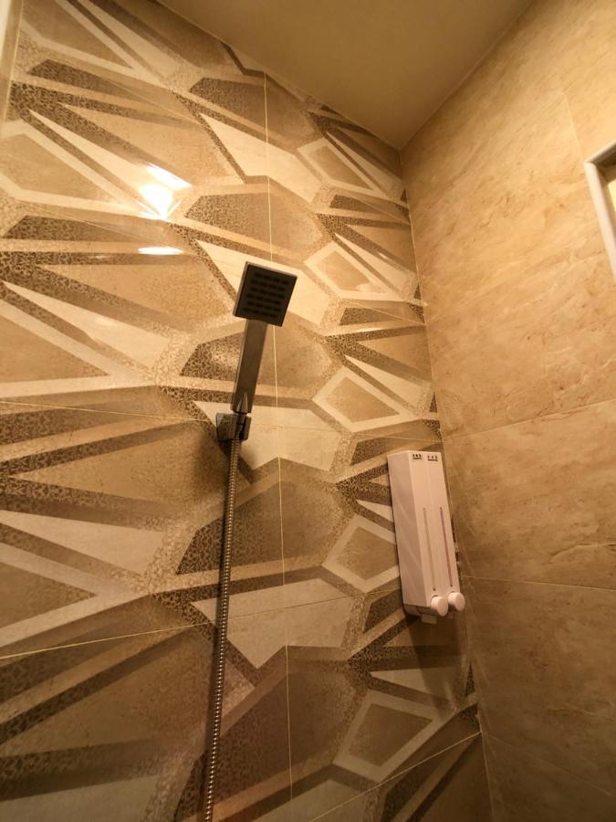 Apartament 逢甲柏斯青年旅棧 Taizhong Zewnętrze zdjęcie