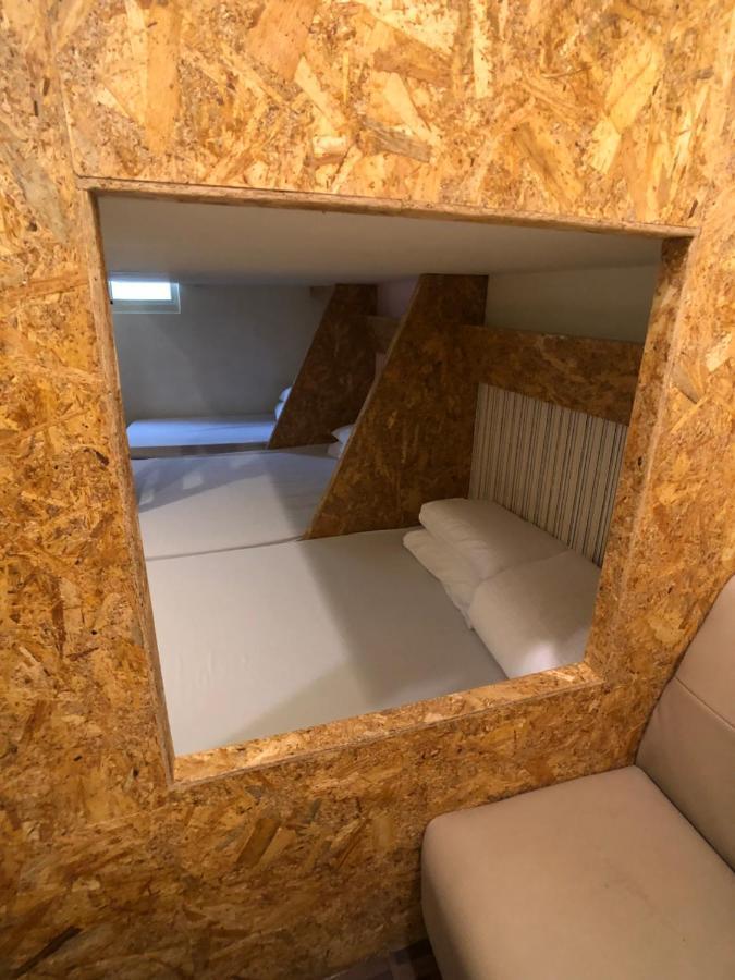 Apartament 逢甲柏斯青年旅棧 Taizhong Zewnętrze zdjęcie