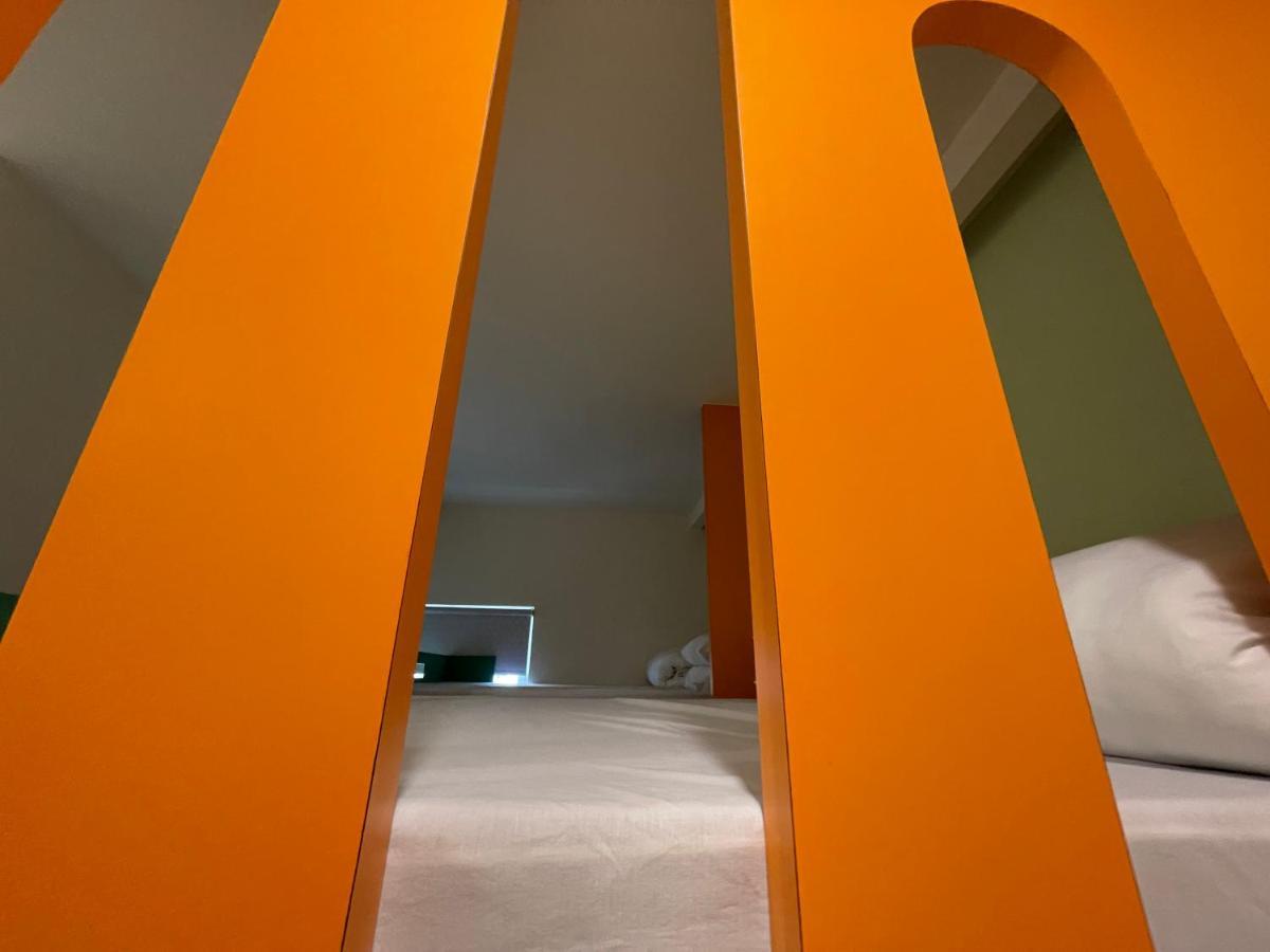 Apartament 逢甲柏斯青年旅棧 Taizhong Zewnętrze zdjęcie