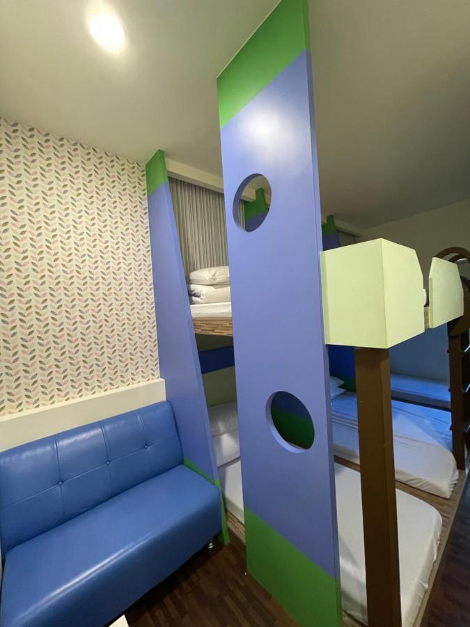 Apartament 逢甲柏斯青年旅棧 Taizhong Zewnętrze zdjęcie