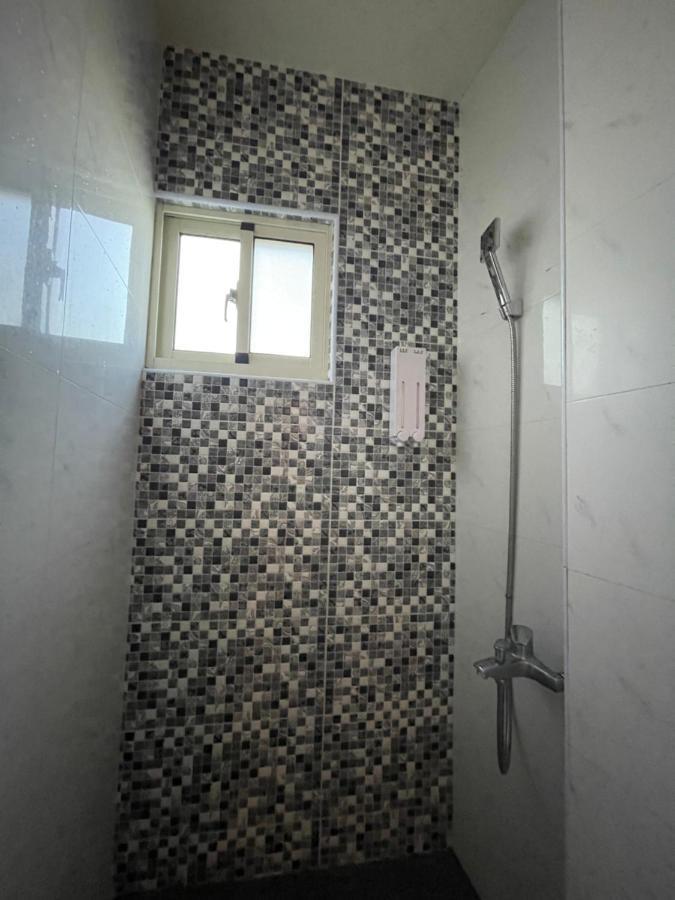 Apartament 逢甲柏斯青年旅棧 Taizhong Zewnętrze zdjęcie