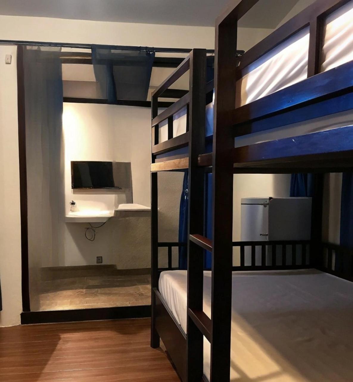 Apartament 逢甲柏斯青年旅棧 Taizhong Zewnętrze zdjęcie