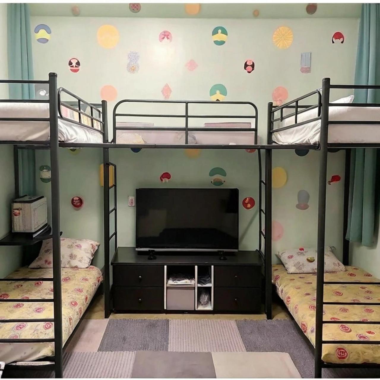 Apartament 逢甲柏斯青年旅棧 Taizhong Zewnętrze zdjęcie