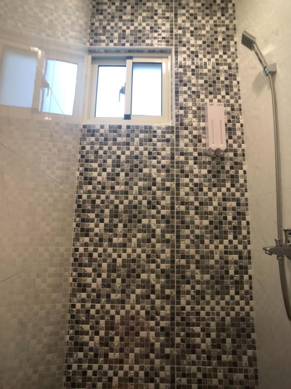 Apartament 逢甲柏斯青年旅棧 Taizhong Zewnętrze zdjęcie